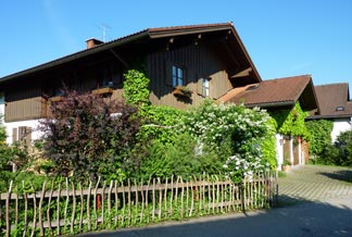 tl_files/content/martin/haus-hinten.jpg
